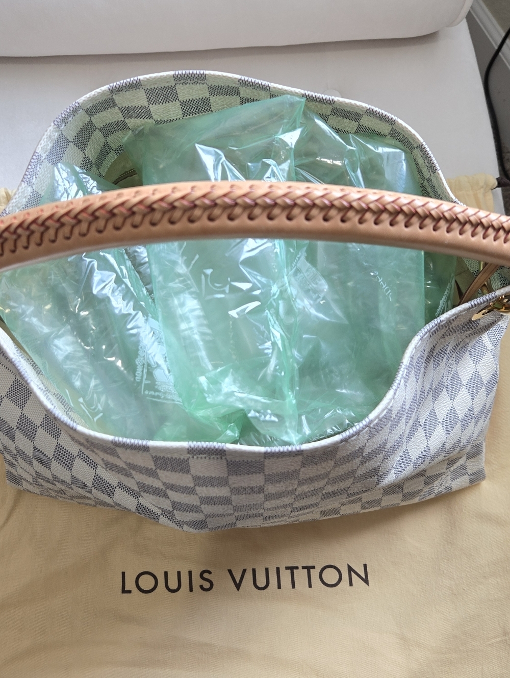 Authentic Louis Vuitton Damier Azur Artsy - Picture 5 of 13